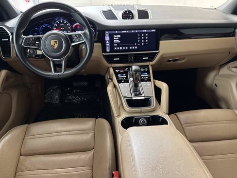 Used 2021 Porsche Cayenne AWD/4WD image 15