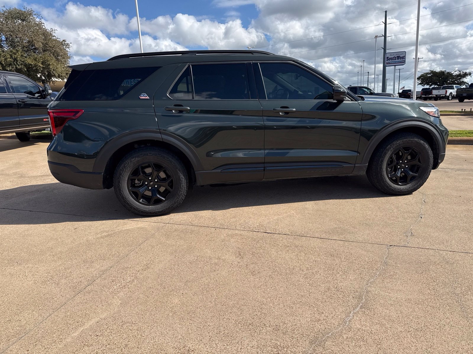 Used 2024 Ford Explorer Timberline w/ Timberline Technology Package AWD/4WD image 8