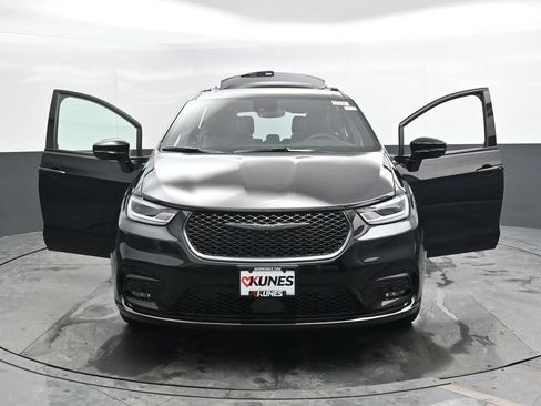 New 2026 Chrysler Pacifica Select w/ S Appearance Package FWD image 46