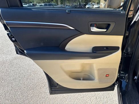 Used 2015 Toyota Highlander Limited AWD/4WD image 13
