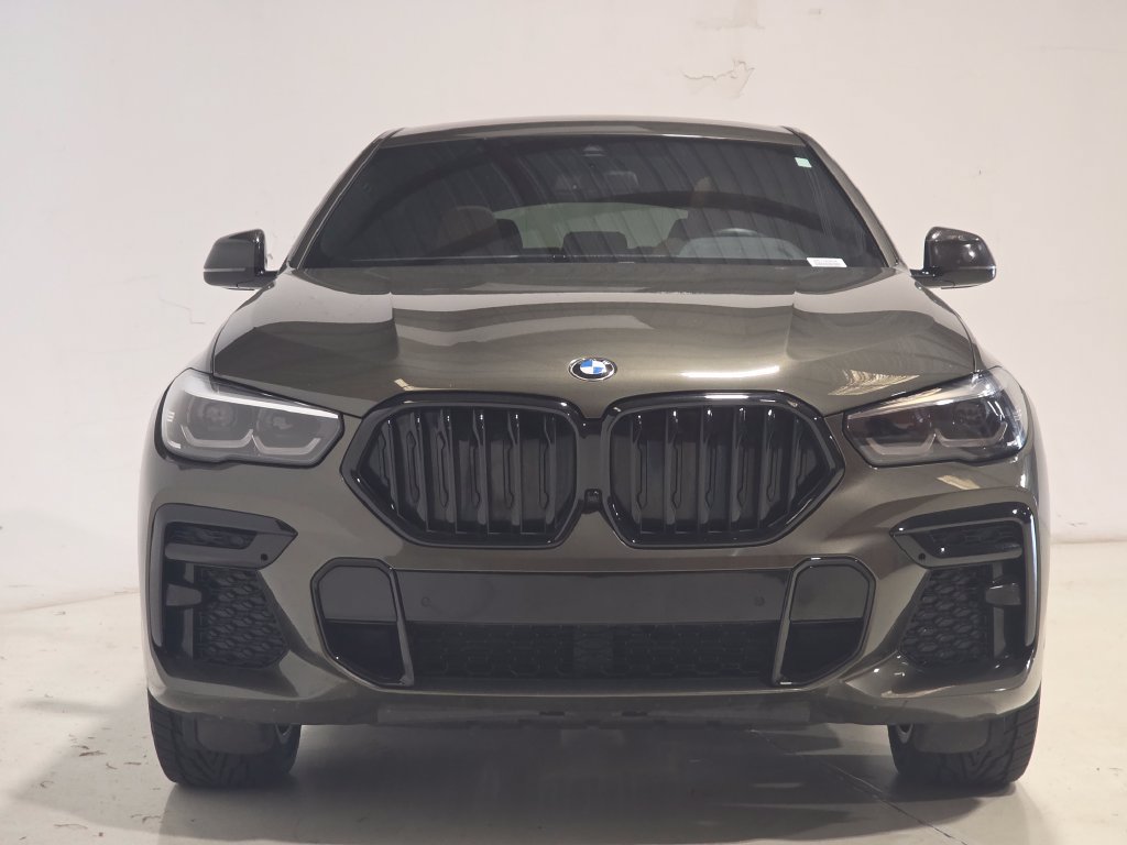 Used 2022 BMW X6 xDrive40i w/ M Sport Package AWD/4WD image 2