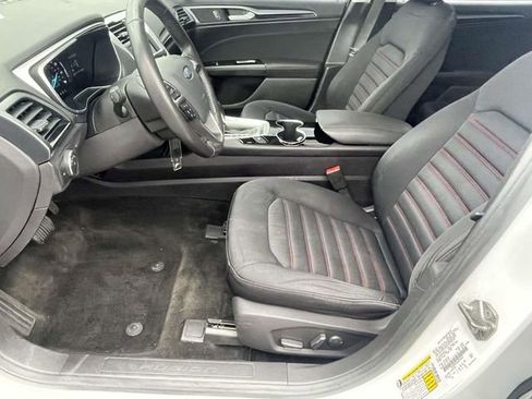 Used 2016 Ford Fusion SE FWD image 14