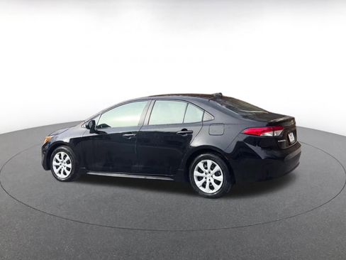 Used 2025 Toyota Corolla LE image 10