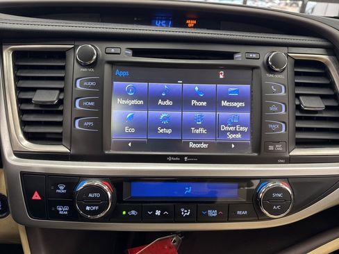 Used 2015 Toyota Highlander XLE image 27