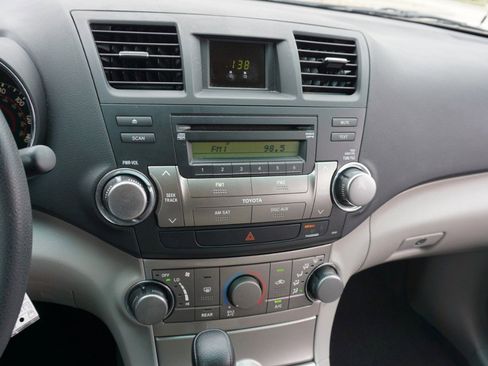 Used 2011 Toyota Highlander 2WD image 15