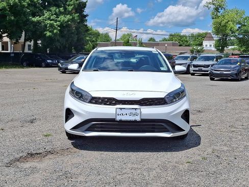 Certified 2022 Kia Forte LXS FWD image 2
