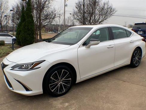 Certified 2025 Lexus ES 350 w/ Premium Package image 4