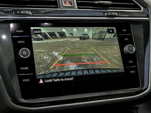 Used 2024 Volkswagen Tiguan SEL R-Line image 31