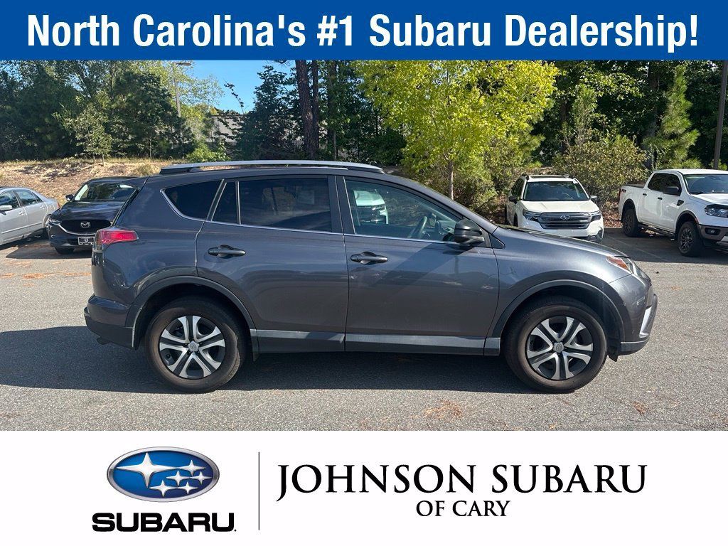 Used 2017 Toyota RAV4 LE FWD image 3