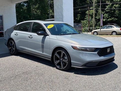 Used 2025 Honda Accord Sport image 21