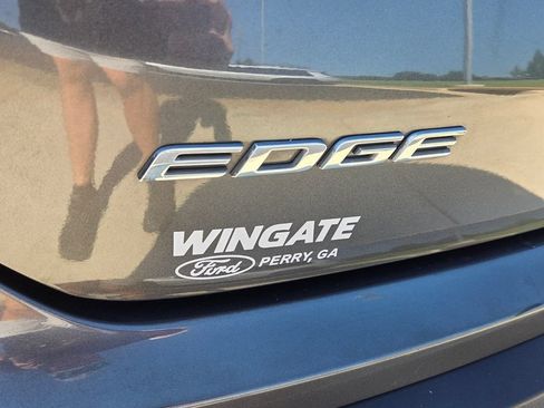 Used 2020 Ford Edge SEL FWD image 11