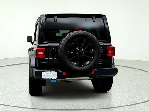 Used 2022 Jeep Wrangler Unlimited Sahara w/ Cold Weather Group AWD/4WD image 6