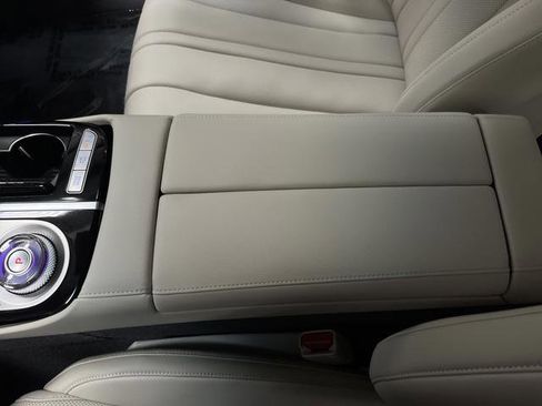 Used 2024 Genesis G80 2.5T image 19