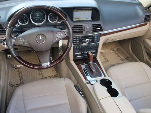 Used 2011 Mercedes-Benz E 550 Cabriolet image 29