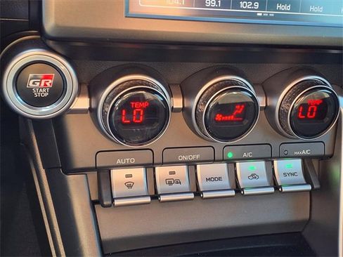 Used 2023 Toyota GR86 Premium image 16