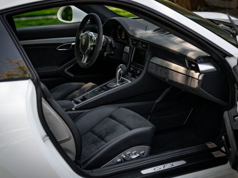 Used 2015 Porsche 911 GT3 RWD image 36