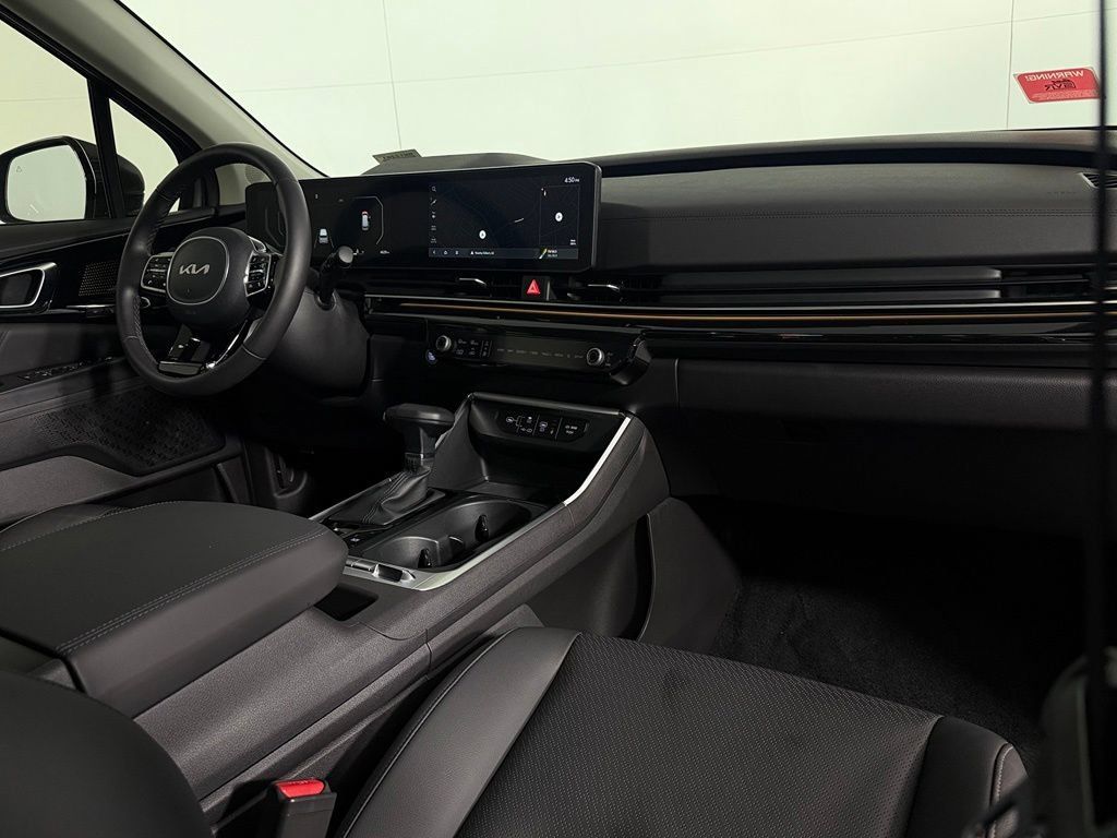 Used 2025 Kia Carnival SX Prestige FWD image 13