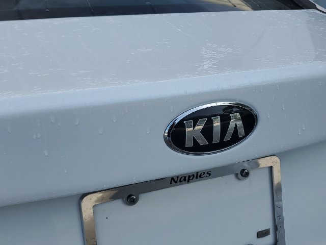 Used 2020 Kia Optima SE FWD image 7