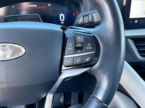 Used 2025 Ford Explorer Platinum w/ Ultimate Package AWD/4WD image 17
