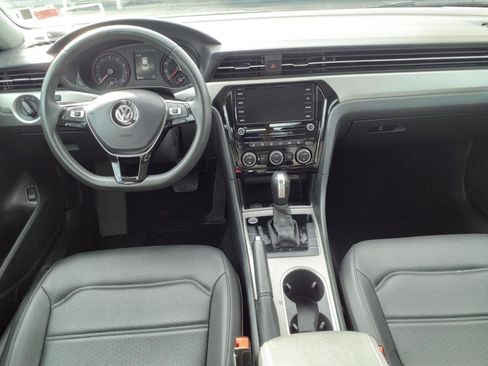 Used 2021 Volkswagen Passat 2.0T SE image 7