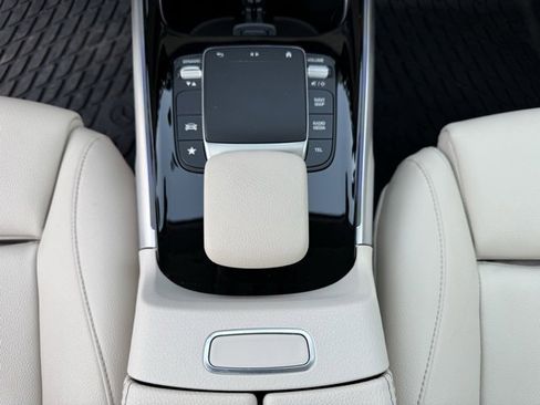 Certified 2021 Mercedes-Benz GLB 250 4MATIC image 14