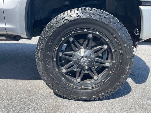 Used 2015 Ford F150 Platinum w/ Equipment Group 701A Luxury AWD/4WD image 11