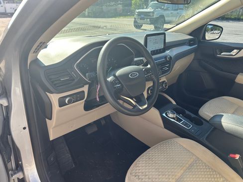 Used 2020 Ford Escape SE FWD image 4