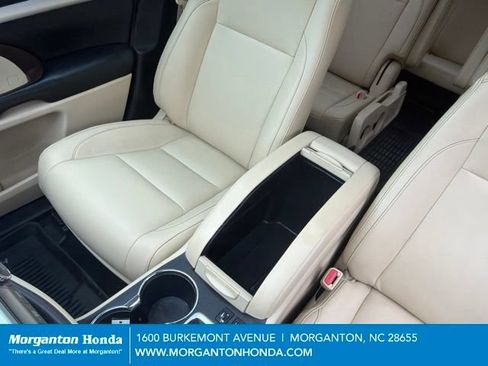 Used 2018 Toyota Highlander XLE FWD image 27