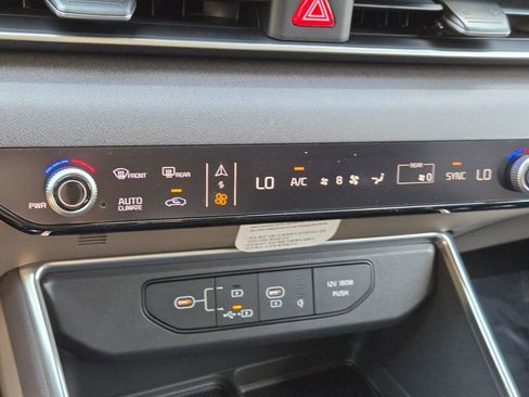 New 2026 Kia Carnival EX FWD image 28