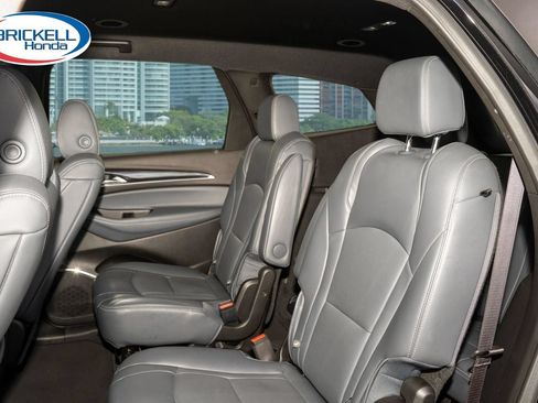Used 2024 Buick Enclave Essence w/ Technology Package FWD image 18