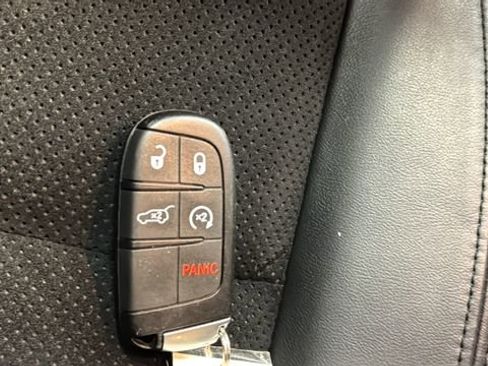 Used 2018 Jeep Grand Cherokee Altitude AWD/4WD image 21