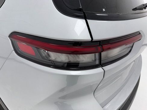 Used 2025 Jeep Grand Cherokee L Altitude image 8