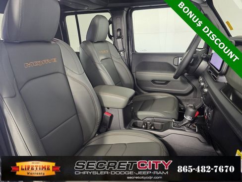 New 2025 Jeep Gladiator Mojave image 31