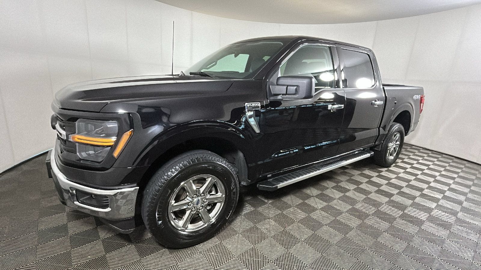 Used 2025 Ford F150 XLT w/ Equipment Group 301A Standard AWD/4WD image 7