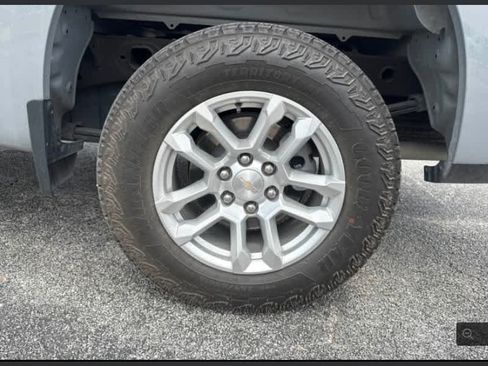 Used 2024 Chevrolet Silverado 1500 LT w/ Z71 Off-Road Package AWD/4WD image 19