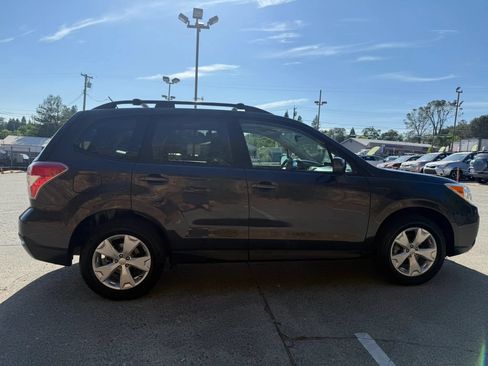 Used 2015 Subaru Forester 2.5i Premium AWD/4WD image 7