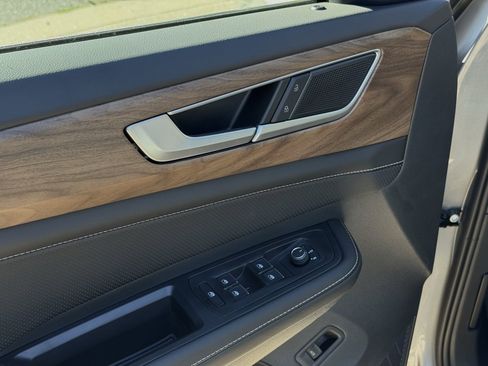 New 2026 Volkswagen Atlas SE image 15