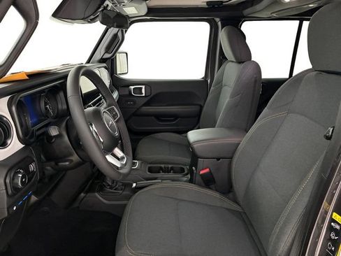 Used 2025 Jeep Wrangler Unlimited Sahara AWD/4WD image 12