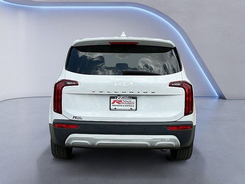 Used 2022 Kia Telluride LX image 4