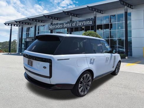 Used 2023 Land Rover Range Rover SE AWD/4WD image 4