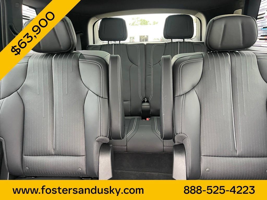 Used 2026 Cadillac Vistiq Luxury AWD/4WD image 12