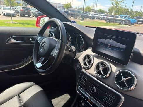 Used 2018 Mercedes-Benz GLA 250 4MATIC image 18