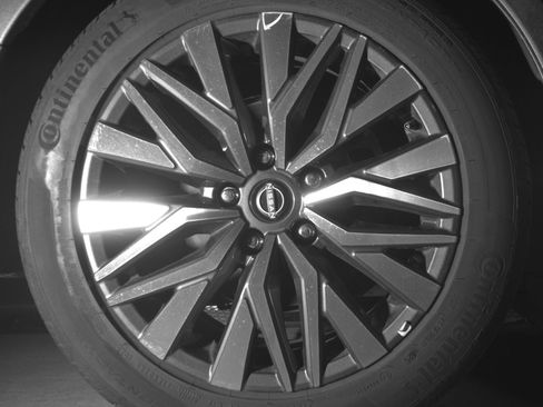Used 2025 Nissan Altima 2.5 SV FWD image 15