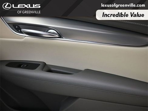 Used 2017 Cadillac XT5 Luxury w/ Driver Awareness Package image 19