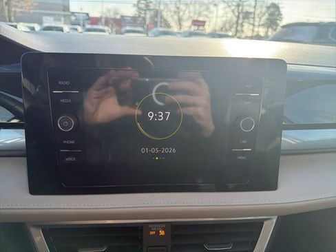 Certified 2025 Volkswagen Taos SEL w/ Black Wheel Plus Package image 13