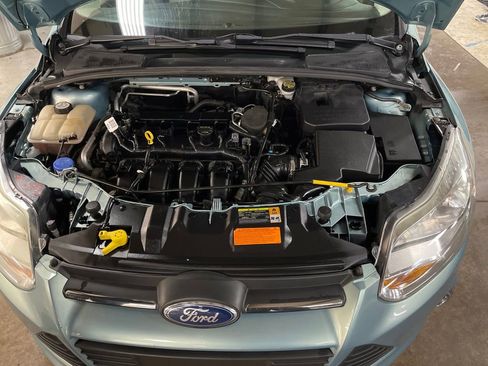 Used 2012 Ford Focus SE w/ SE Winter Pkg image 20