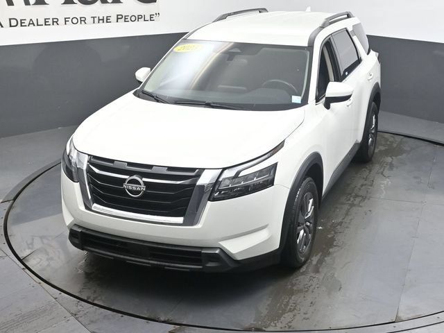 Used 2025 Nissan Pathfinder SV FWD image 51
