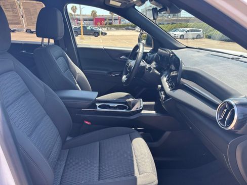 Used 2025 Chevrolet Equinox LT FWD image 31
