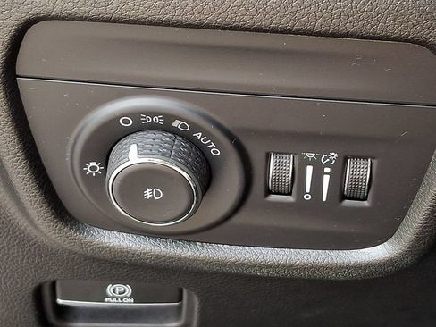 Used 2023 Jeep Grand Cherokee Limited AWD/4WD image 26