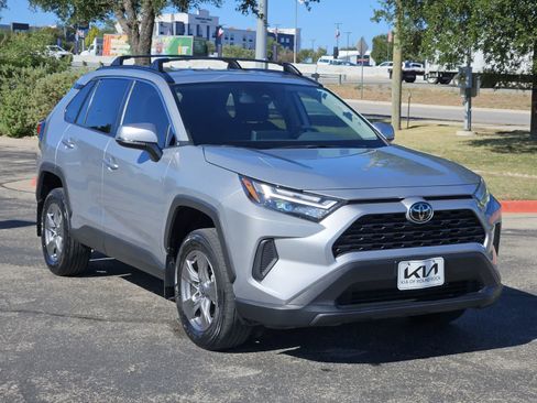 Used 2024 Toyota RAV4 XLE FWD image 3